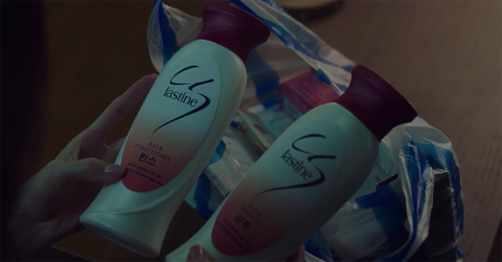 The bag included basic things like shampoo and conditioner, foreign concepts for North Koreans, as they are used to using bar soap for everything. The bag included basic things like shampoo and conditioner, foreign concepts for North Koreans, as they are used to using bar soap for everything.